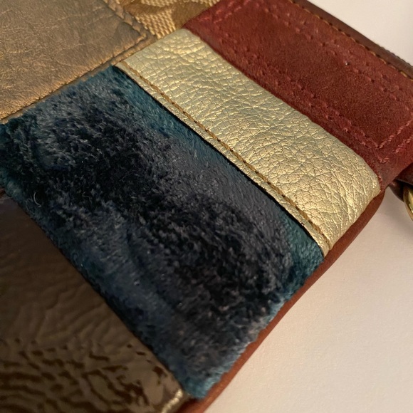 Coach Rare Xtra Large Vintage Patchwork Wristlet - Picture 7 of 8